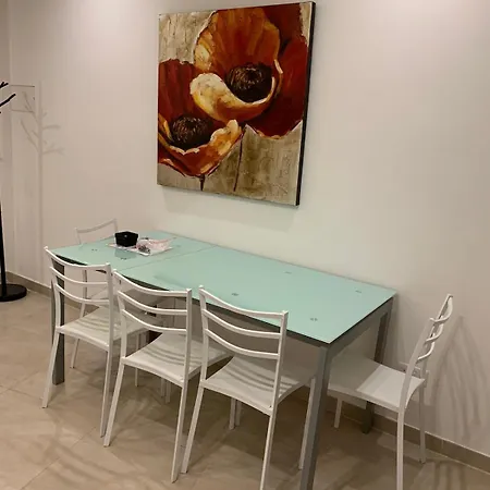 Sliema, Balluta Penthouse With Terrace סליאמה