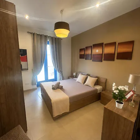 Sliema, Balluta Penthouse With Terrace דירה