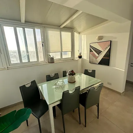 Sliema, Balluta Penthouse With Terrace * סליאמה