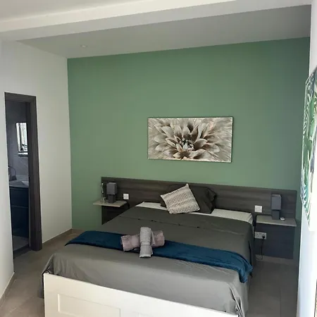 Sliema, Balluta Penthouse With Terrace *