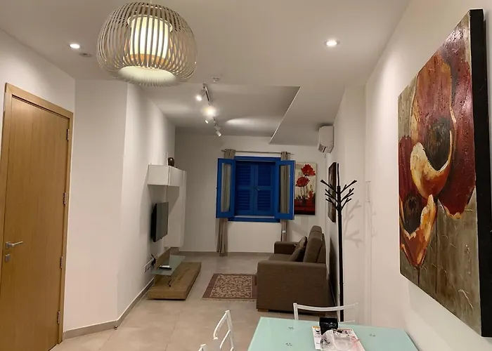 Sliema, Balluta Modern With Outdoor Yard